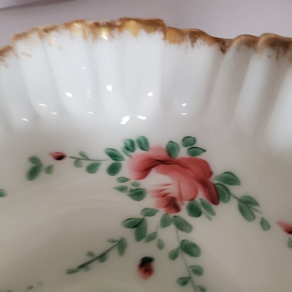 Westford Rose Flower Hand Painted Ruffled Edge Milkglass Bowl - Picture 5 of 9